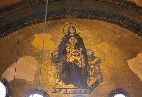 125-Мозаичное изображение Богородицы в апсиде